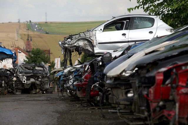 Auto Salvage Yards Near Me - Car Junk Yards That Buy Cars in My Area